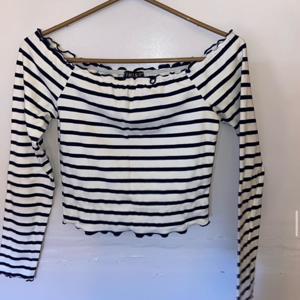 Long sleeve crop top